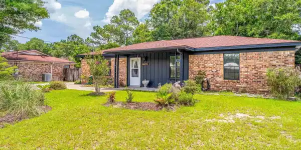 10679 Heatherwood Dr