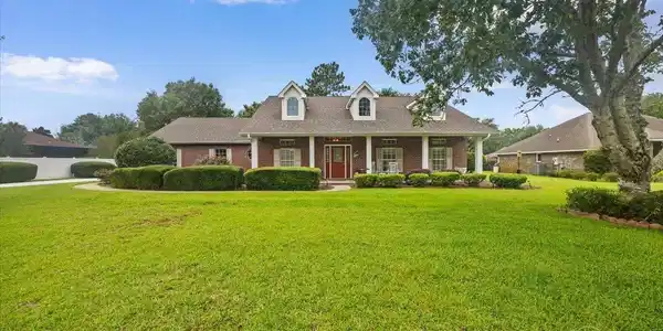 2555 Holley Pl