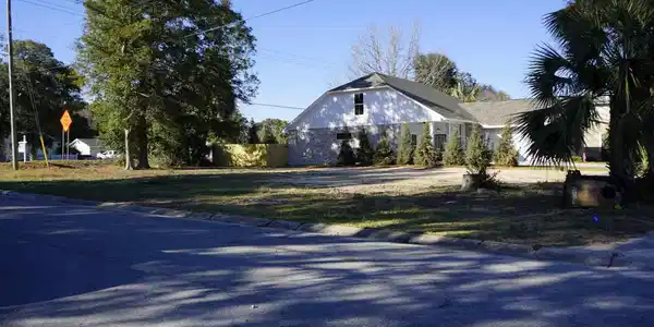 Image 4: Corner lot with rear and side street frontage.