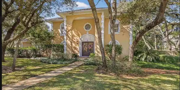 6 Fairpoint Pl