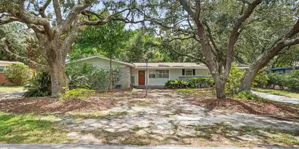 121 Gilmore Dr
