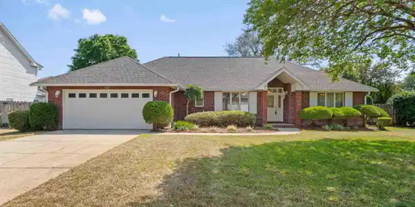 3823 Saber Tooth Cir