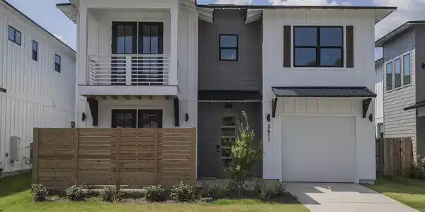 5611 Pelican Pl