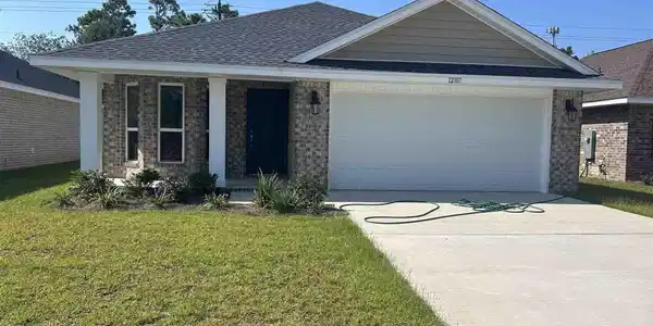 12107 Emerald Heights Ln