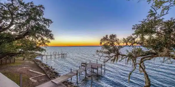 305 S Garcon Point Rd
