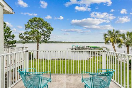 2856 Boat Club Ln