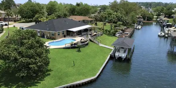 1047 Aquamarine Dr