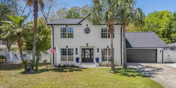 124 Norwich Dr