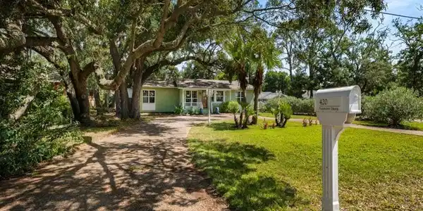 420 Fairpoint Dr