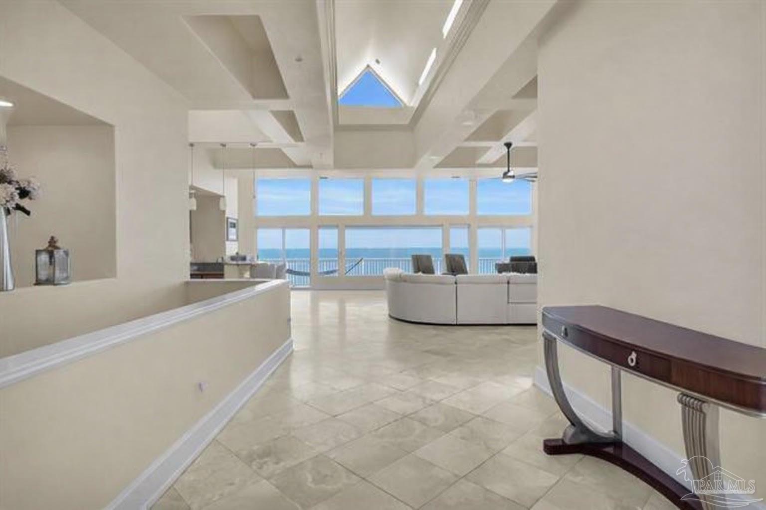 Image 1: Large Foyer