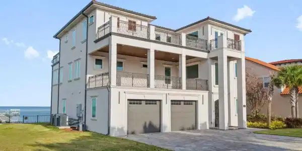 24 Baybridge Dr