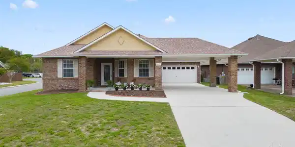 5002 Vizcaya Dr