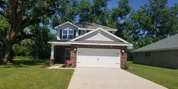 12102 Emerald Heights Ln