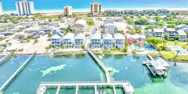 217 Clipper Dr
