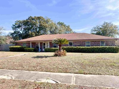 4530 Baywoods Dr