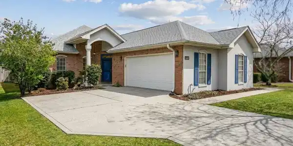 4118 Oak Pointe Dr