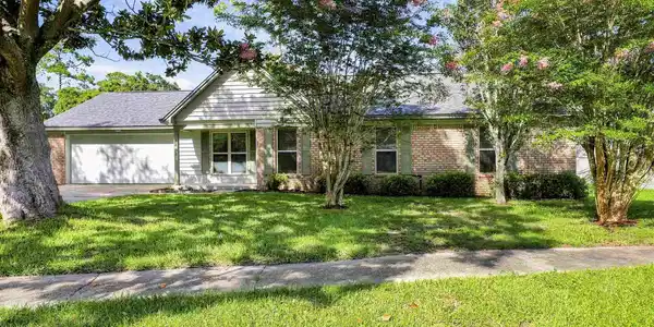 1464 Sanibel Ln