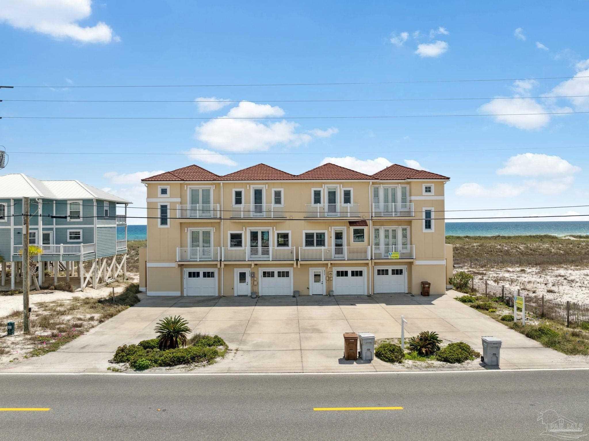 Image 4: Your immaculate beach front Florida dream townhome