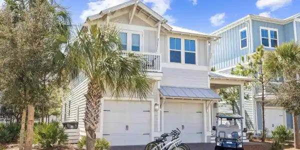 38 E Crabbing Hole Ln
