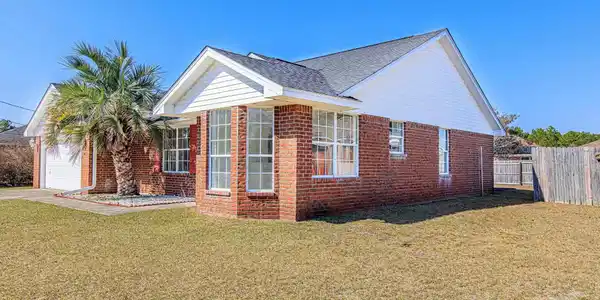 5076 Cassia Dr