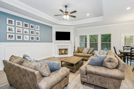 5695 Oak Haven Ln