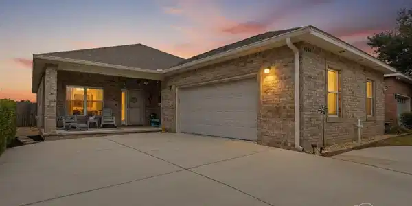 4154 Oak Pointe Dr