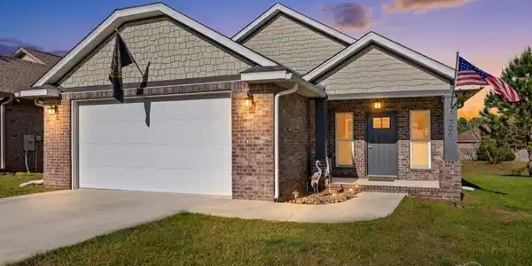 706 Upper Heron Way