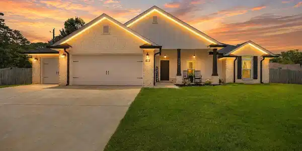 3132 Lynn Dr