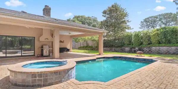 12 Hillcrest Dr