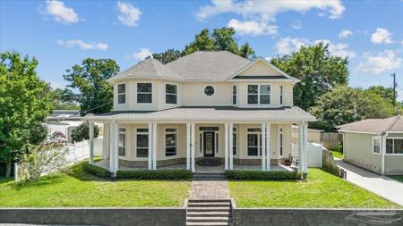 309 NW Syrcle Dr