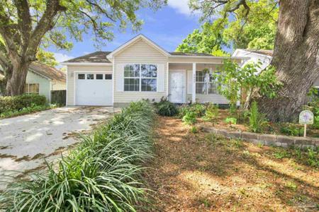 3437 Riverside Dr