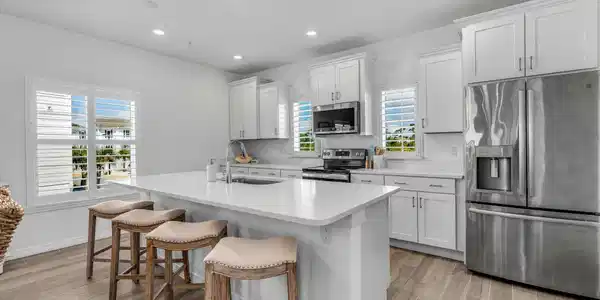 Image 2: Stainless steel appliances, soft close drawers