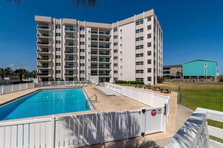 1600 Via Deluna Dr