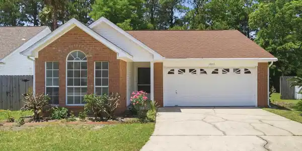 1383 Sterling Point Dr