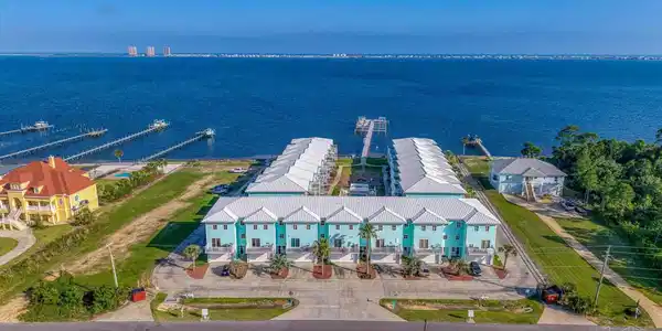 888 Sound Harbor Cir