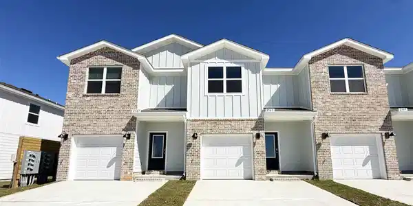 2410 Cliff Hollow Cir