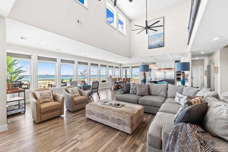 7439 Gulf Blvd
