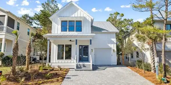 141 Grand Pointe Dr