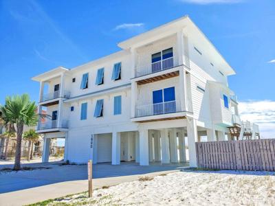 1008 Ariola Dr