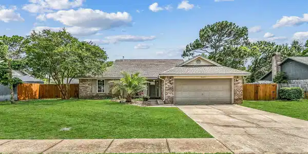 9409 Victoria Ln