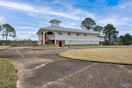 4758 Bayside Dr