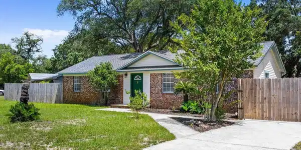 3135 Notre Dame Dr