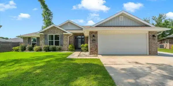 6041 Makenna Dr