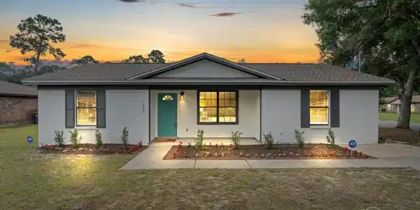 1305 Heatherwood Cir
