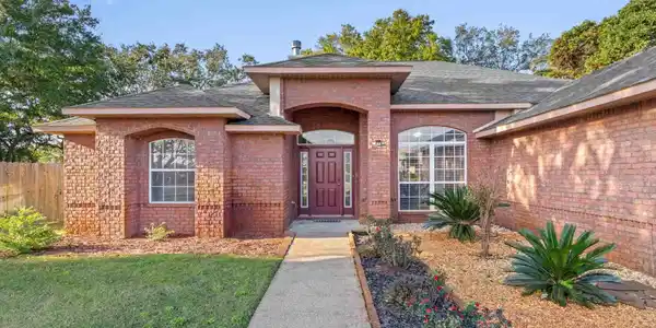 1963 Melissa Oaks Dr