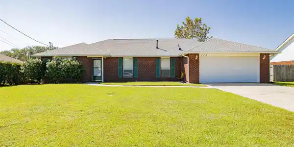 4039 Lochmoor Dr