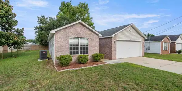 25 Cactus Rd