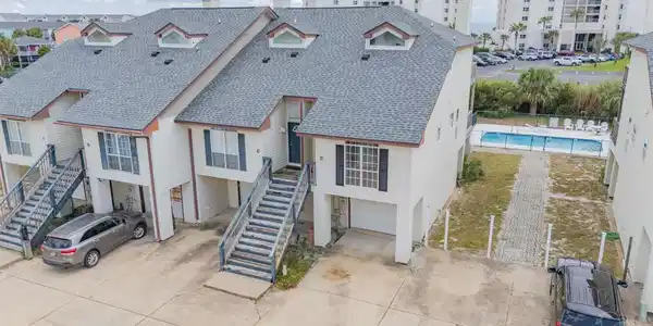 1550 Via Deluna Dr