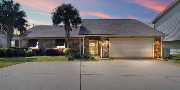 13639 Canal Dr