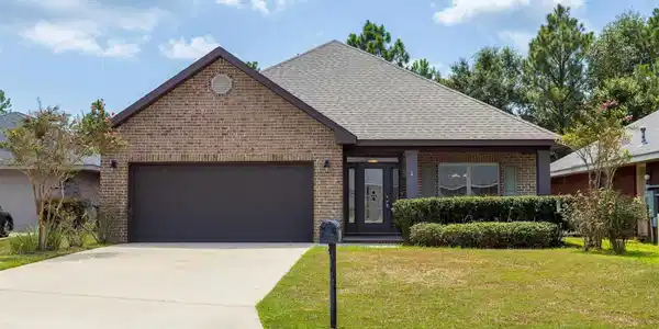 9621 Laramie Dr